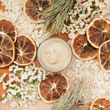Charger l'image dans la galerie, Exfoliant pour le corps Avoine et miel, Fait d'ingrédients naturels, Contenant de verre, petit format