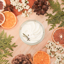 Charger l'image dans la galerie, Beurre fouetté pour le corps lavande et pin, fait d'ingrédients naturels et huiles essentielles, texture légère, contenant de verre