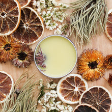 Load the image into the gallery, Onguent naturel hydratant Calendule et plantain, dans contenant métalique, décoré de fleurs de calendule
